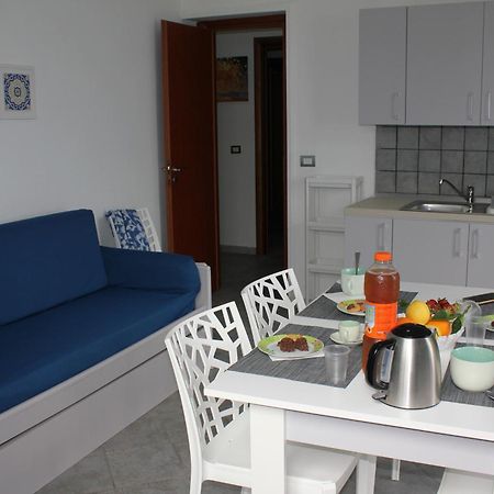 Villa Anita Apartments Capo dʼOrlando Exteriör bild